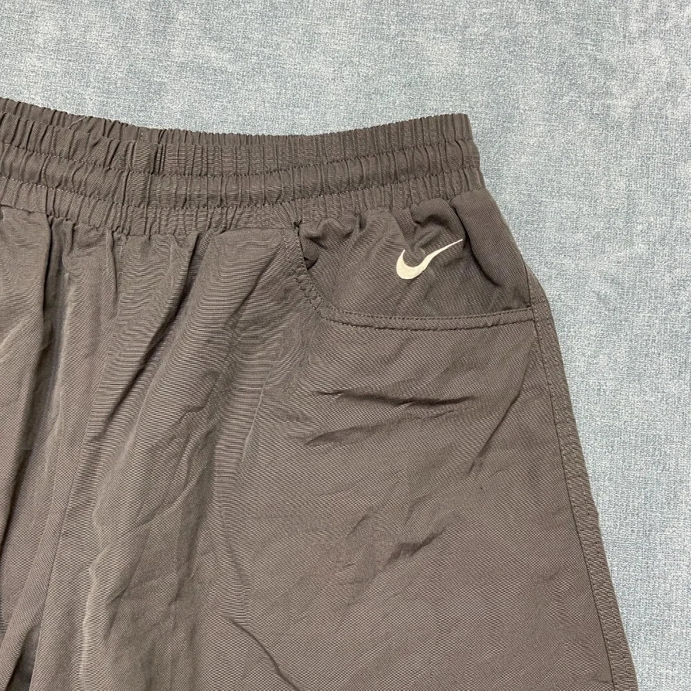 Nike Running Shorts Mens Large Black Drawstring Waist Swoosh Logo Performance